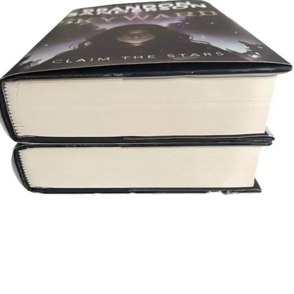 Brandon Sanderson Skyward & Starsight First Edition Hardcover Books - Picture 4 of 5